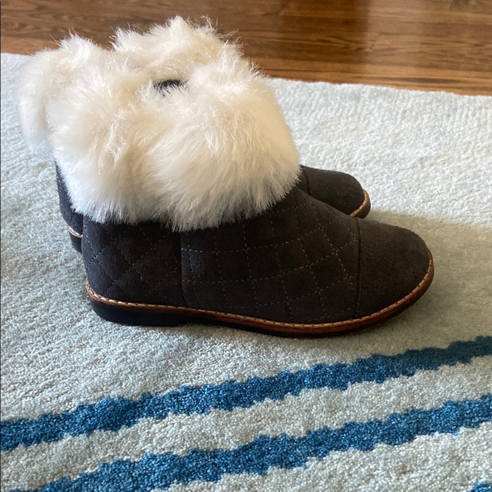 Janie and Jack charcoal grey and White quilted leather upper, Faux Fur Boots